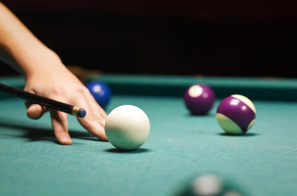 Man playing billiard — Stock Photo, Image