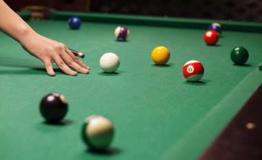 adam oyun Bilardo