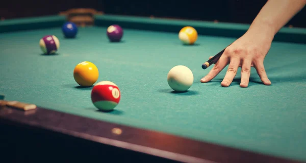 Adam oyun Bilardo — Stok fotoğraf