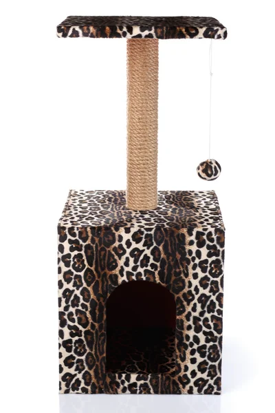 Cat scratching post su uno sfondo bianco — Foto Stock