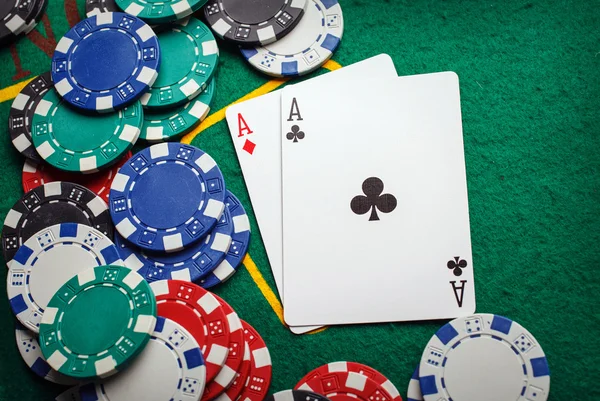 Dwa asy pokera, miejsce dla tekstu — Zdjęcie stockowe
