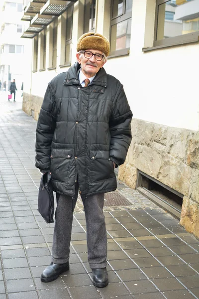 Sénior ativo na rua — Fotografia de Stock