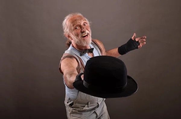 Viejo vagabundo y sombrero — Foto de Stock