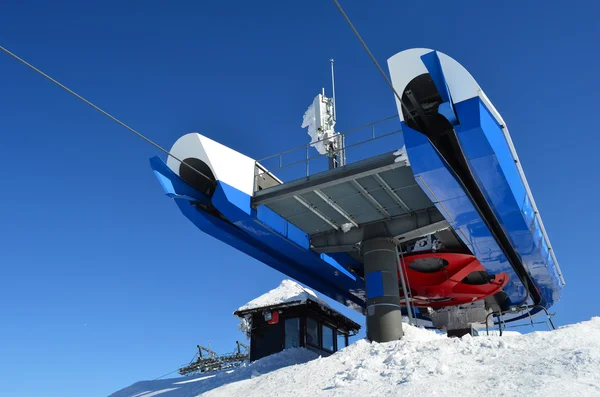 Ski lift last stop — Stock Photo, Image