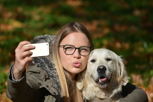 Selfie med hund — Stockfoto