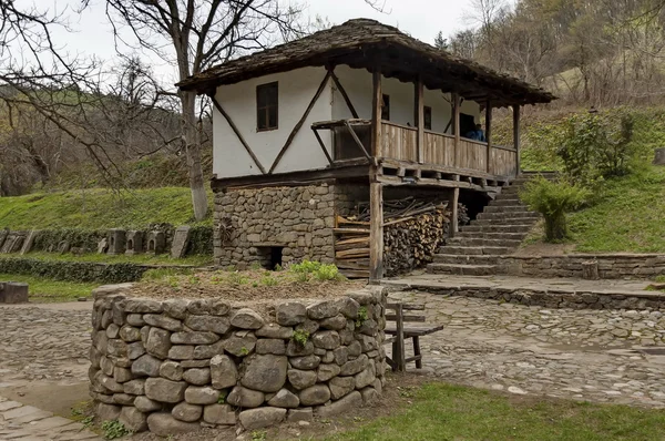 Antiguas casas tradicionales en Etar — Foto de Stock