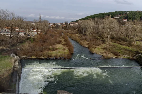 Vista de beleza de spillway na represa Pancharevo — Fotografia de Stock