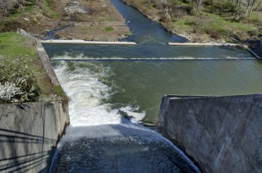 Pancharevo Barajı dolusavak görünümünü Güzellik