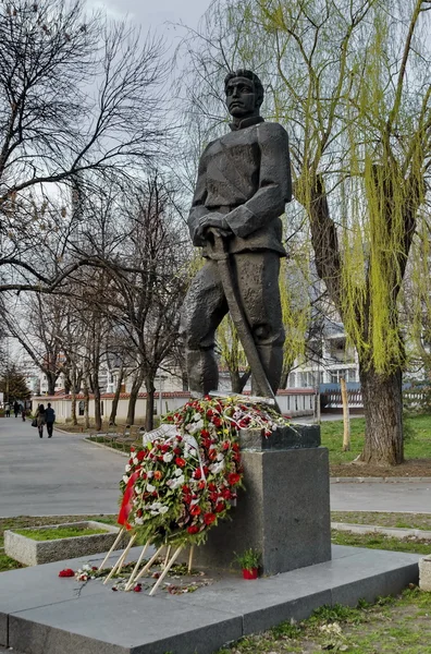 Monument till bulgariska nationella hjälte Vasil Levski i park Gerena — Stockfoto