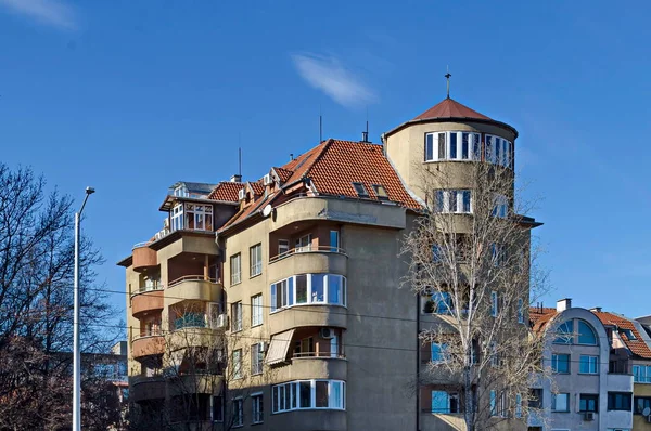 保加利亚索菲亚 2021年1月24日 保加利亚索菲亚 拥有有趣的现代建筑的住宅区 最大限度地利用屋顶空间 访问到位 — 图库照片