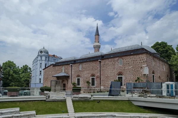 Fragment de mosquée de beauté et fouilles dans le centre de Plovdiv — Photo