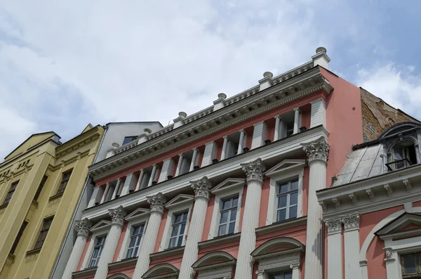 Fragment of old renovated building in centre. — Stock Photo, Image