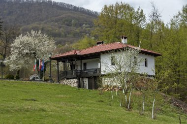 Balkan dağ ve Manastırı Svety Teodor