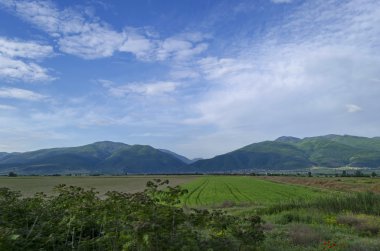 Rodopi dağı'na sebep trenden görüntülemek