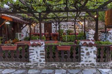 Antik Melnik şehirdeki açık hava Restoran
