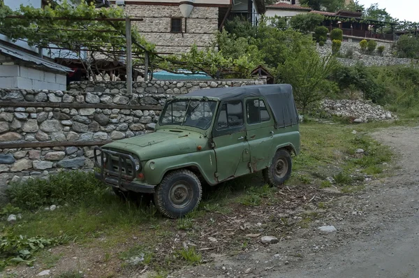 Bardzo stary, ale pracy jeep w mieście Mielnik — Zdjęcie stockowe