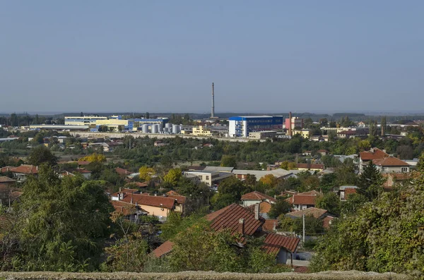 Quartier résidentiel et partie de la zone industrielle — Photo