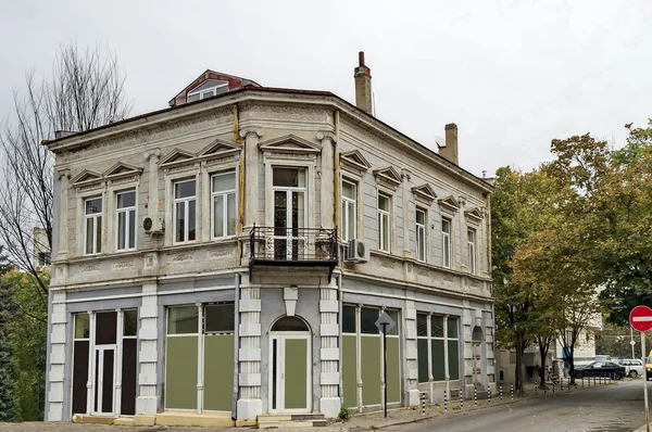 Alte Hausfassade mit Ornamenten in der Trickstadt — Stockfoto