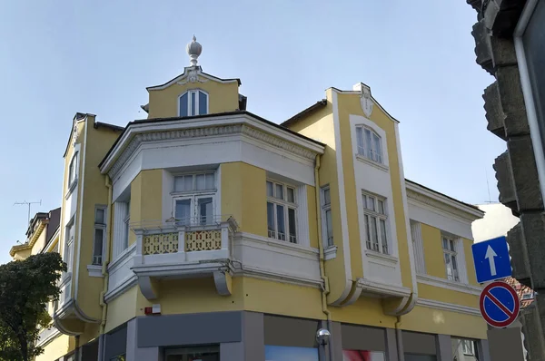 Altes renoviertes Gebäude in Ruse-Stadt — Stockfoto