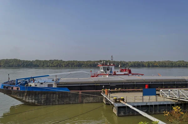 River cargo boat at pontoon in Ruse Danube port — Stock Photo, Image
