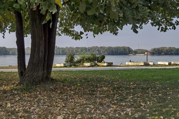 Riverside park in Ruse town along river Danube — Stock Photo, Image