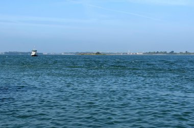 Gemi parça Venedik yakınından Adriyatik Denizi