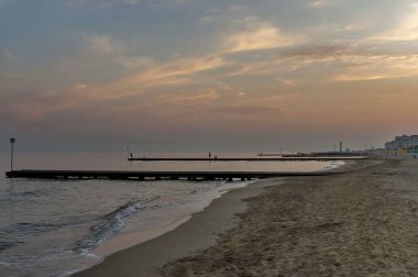 Bir Lido di Jesolo, Venedik Riviera beach gün batımında