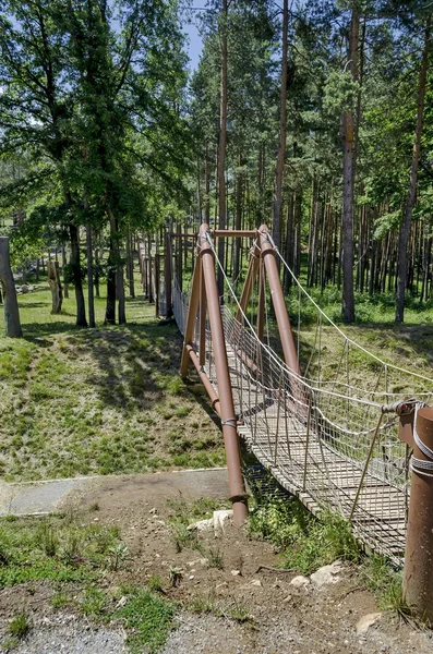 Provazový most ve městě Prevails Mali Stari Mali grad přitažlivost — Stock fotografie