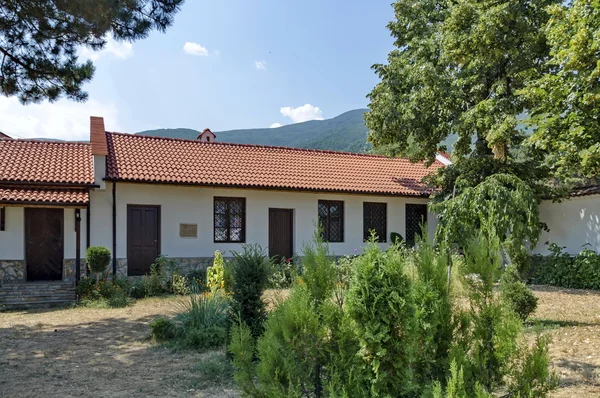 House reside Batkun manastırdaki rahipler için — Stok fotoğraf