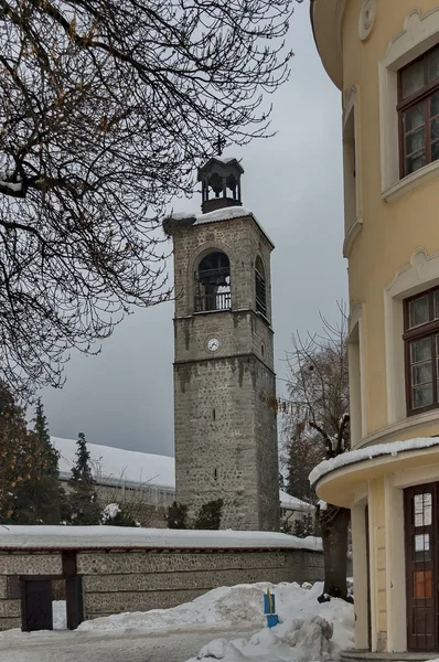 Torre del reloj en la iglesia en la ciudad de Bansko, Bulgaria —  Fotos de Stock