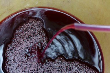 Ev durumda sızıntı asma kova yeni şarap üretim bölümünden