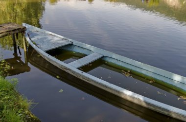 Tekne Pancharevo Gölü tarafından terk edilmiş