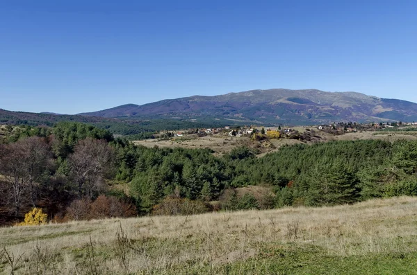 Vue panoramique des villages Plana dans la montagne Plana par Vitosha — Photo