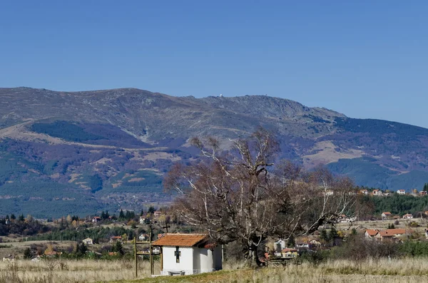 Vista panorámica de los pueblos Plana en la montaña Plana por Vitosha — Foto de Stock