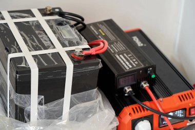 bir pil akımla şarj edilir