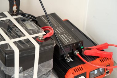 bir pil akımla şarj edilir