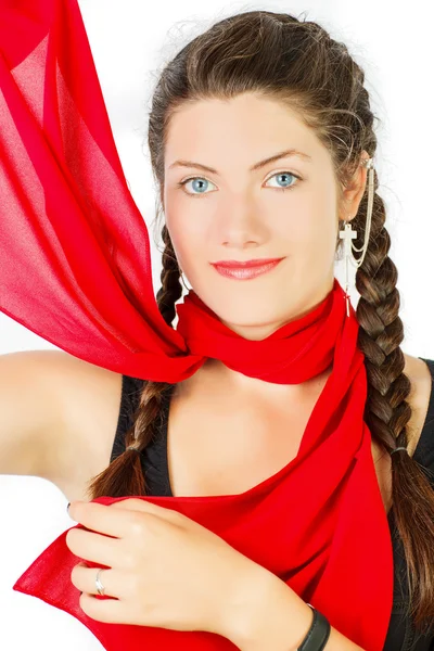Красный шелковый шарф. Портрет девушки — стоковое фото