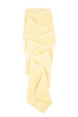 Beyaz arka plan üzerinde izole yün atkı