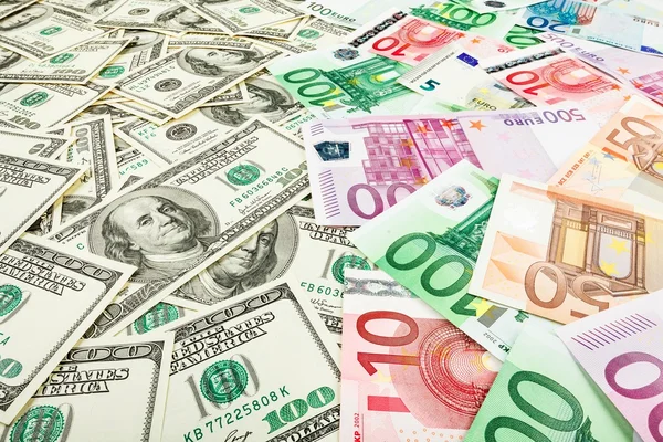 Χαρτονόμισμα του ευρώ και το δολάριο. υπόβαθρο των τραπεζογραμματίων — Φωτογραφία Αρχείου