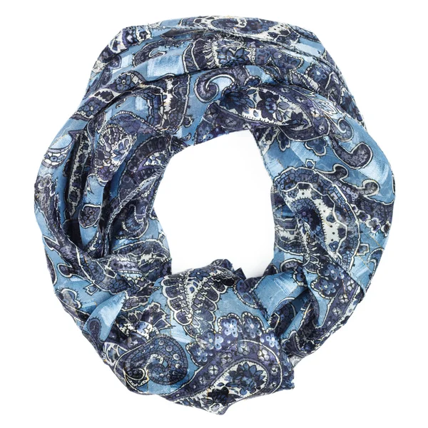 絹のスカーフ。青いシルク スカーフに孤立した白い背景 — ストック写真