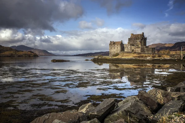 Castello di Eilean Donnan giornata di sole — Foto Stock