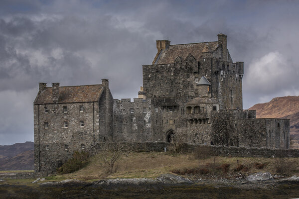 Moody Eilean Donnan Castle close View