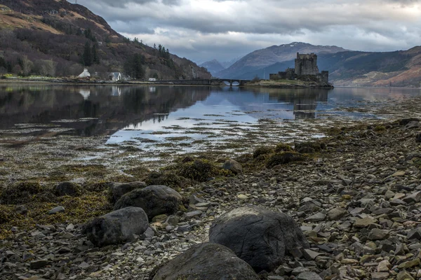 Castello di Eilean Donnan a Kyle of Lochalsh Scozia — Foto Stock