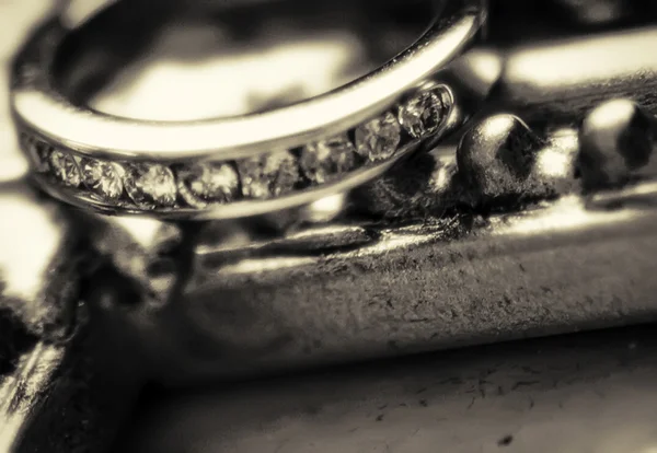 Close shot of wedding ring — Stock Photo, Image
