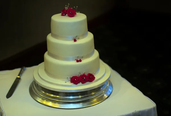 Three tier wedding cake — Stock Photo, Image