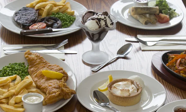 Delicious pub food — Stock Photo, Image