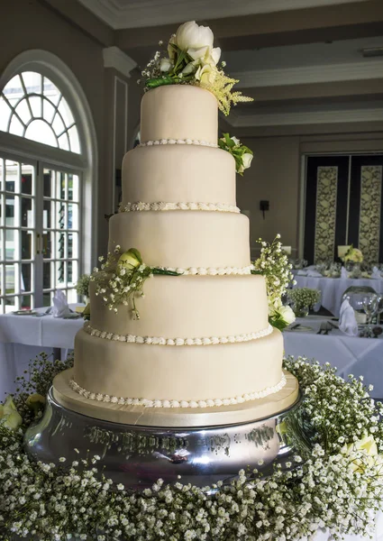 令人惊叹的婚礼蛋糕 — 图库照片