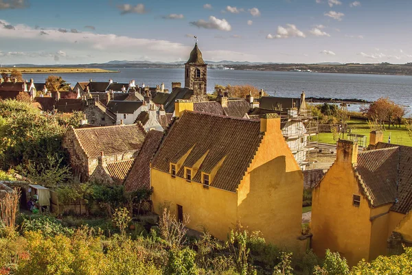 Fantastiska Culross skyline Stockbild