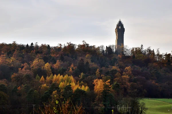 Imagem vibrante do Monumento Wallace em Stirling Escócia — Fotografia de Stock