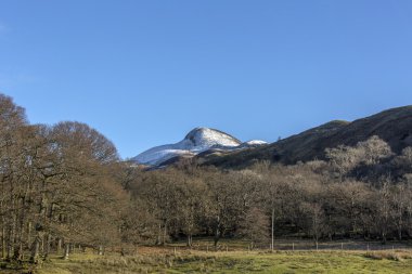 görünümü bir kar dağ şapkalı
